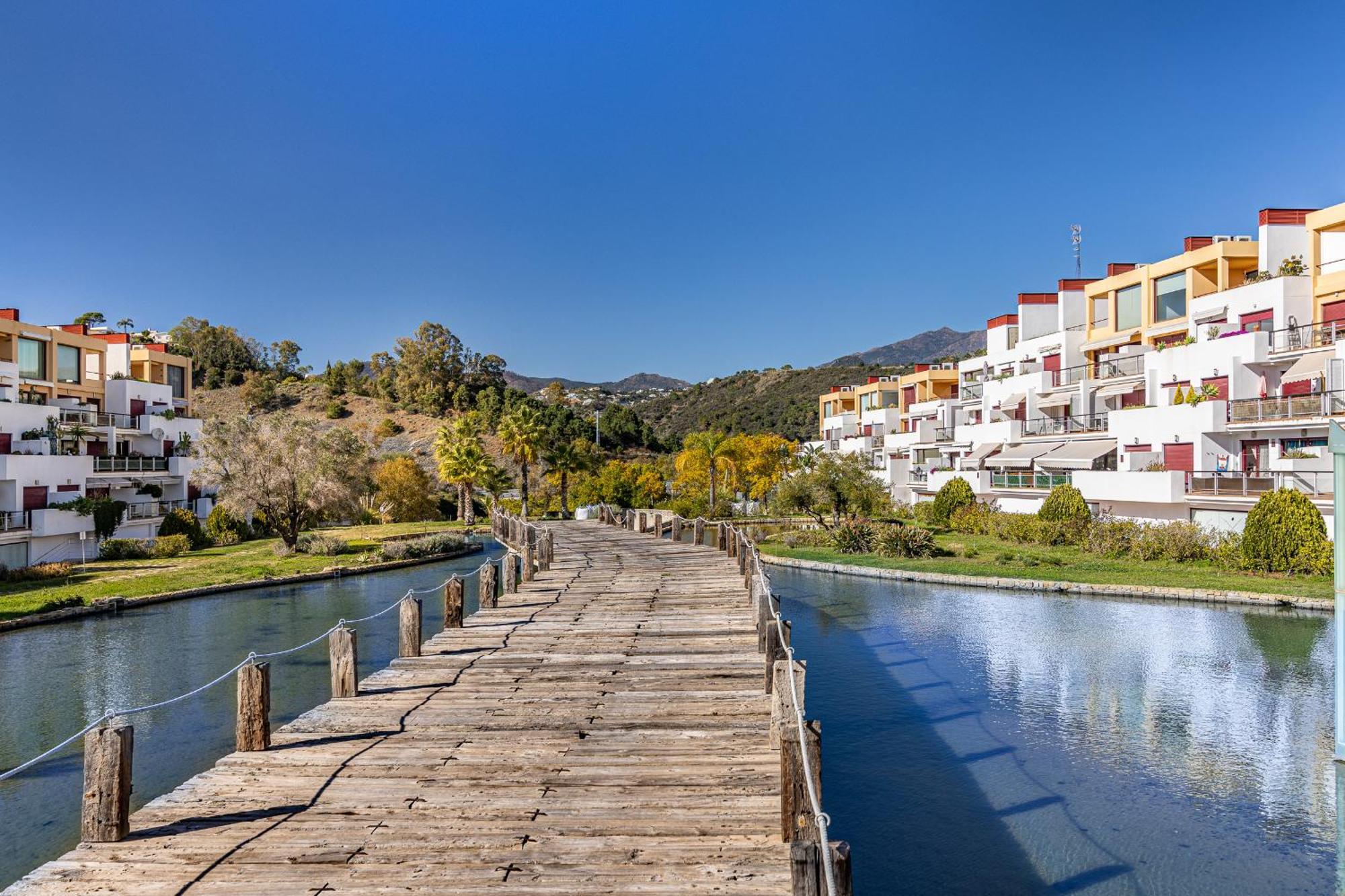 Rentitspain Apartamento Charming Gym, Jacuzzi Y Balcon Estepona Exteriér fotografie