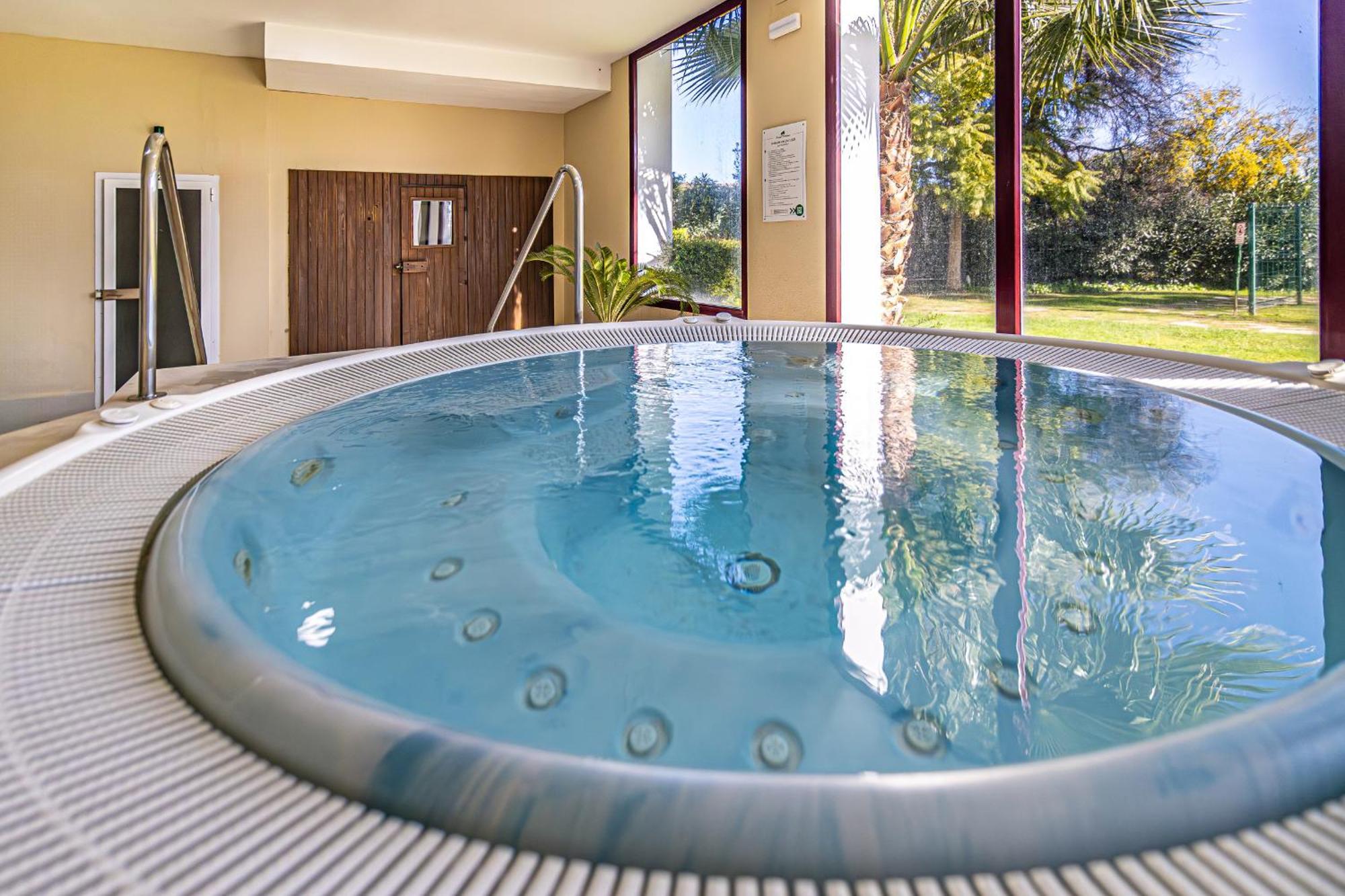 Rentitspain Apartamento Charming Gym, Jacuzzi Y Balcon Estepona Exteriér fotografie